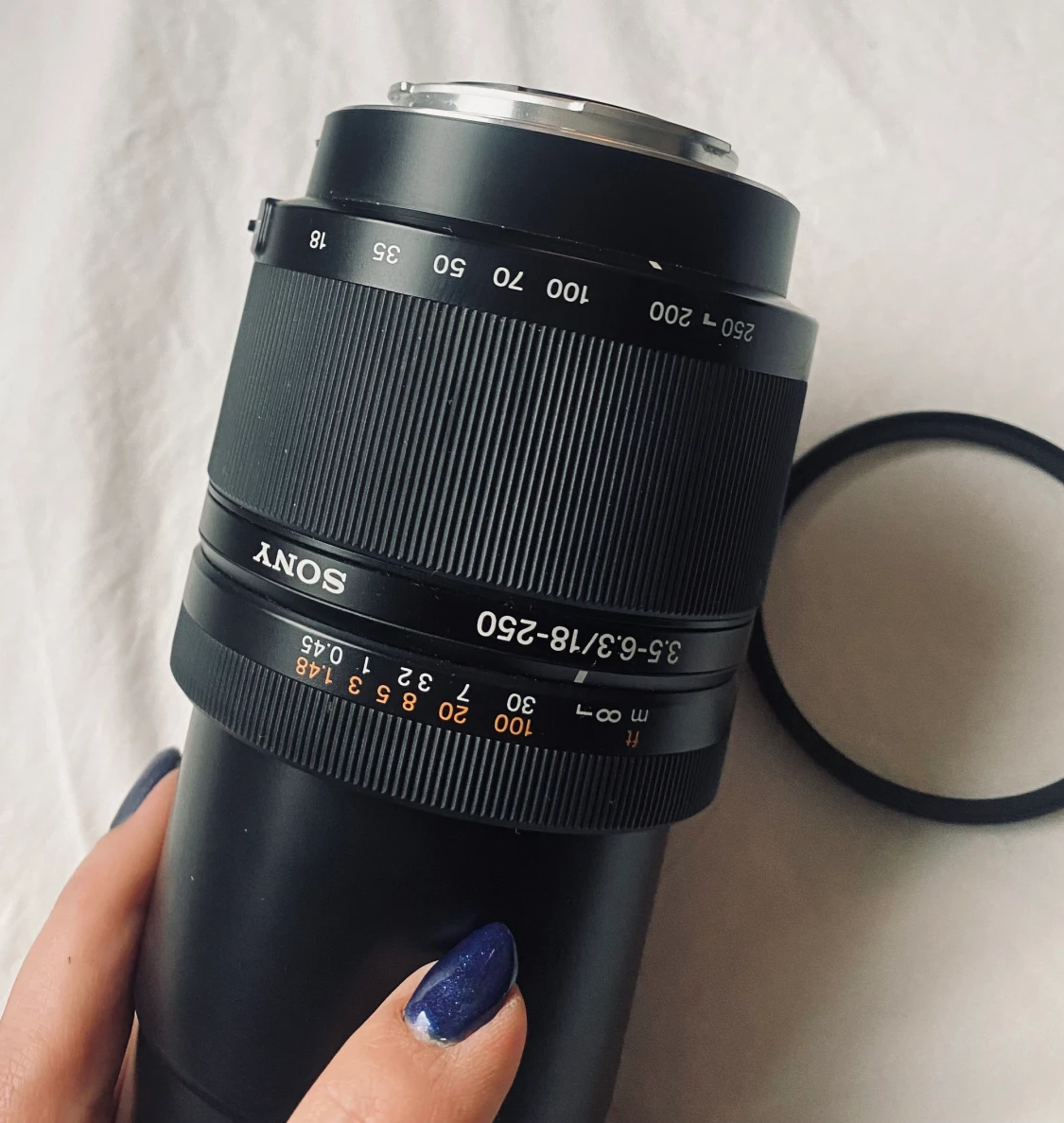 Sony objektiv - 90