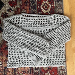 Virkad tröja - Virkad tröja i akrylgarn! Passar 34-40 beroende på önskad passform! Jag brukar ha 36/38 i tröjor.