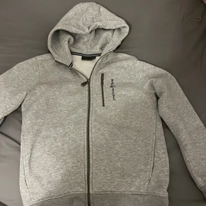 Sail racing kofta storlek 150  - Jag säljer en sail racing kofta i barn storlek 150. Använd fåtal gånger. 