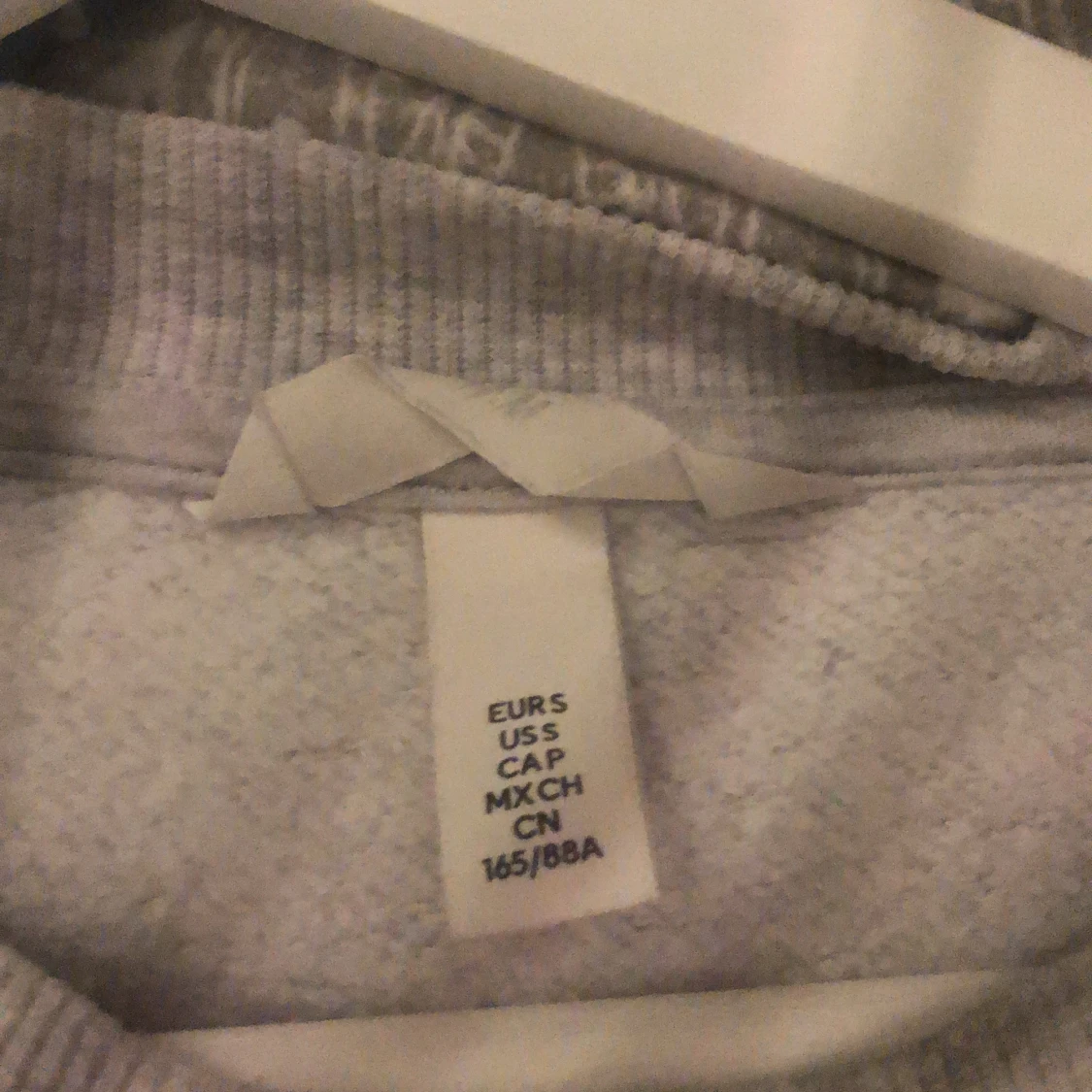 grå hm hoodie  - 90