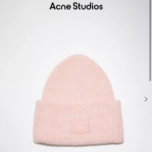 Acne mössa  - Rosa acne mössa 