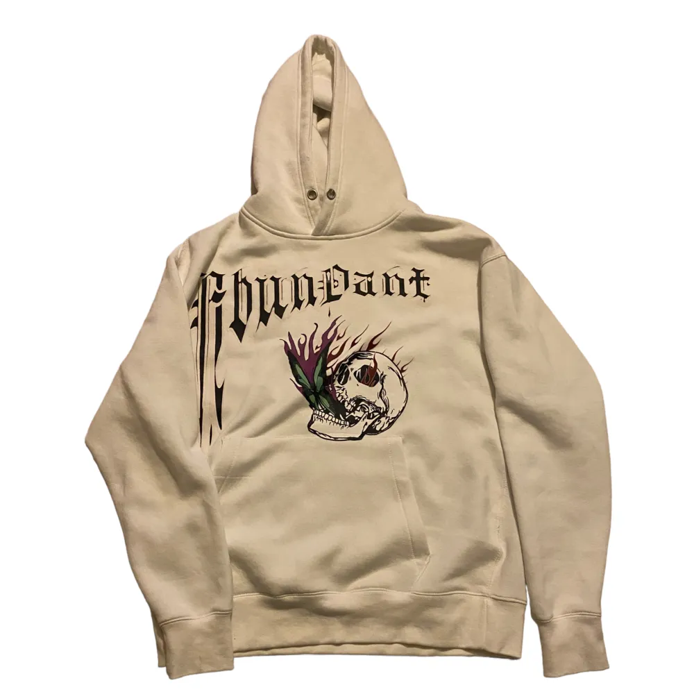 Vit Abundant hoodie i M  Har aldrig använt den Priset e inte satt i sten!! Original pris är 799. Hoodies.