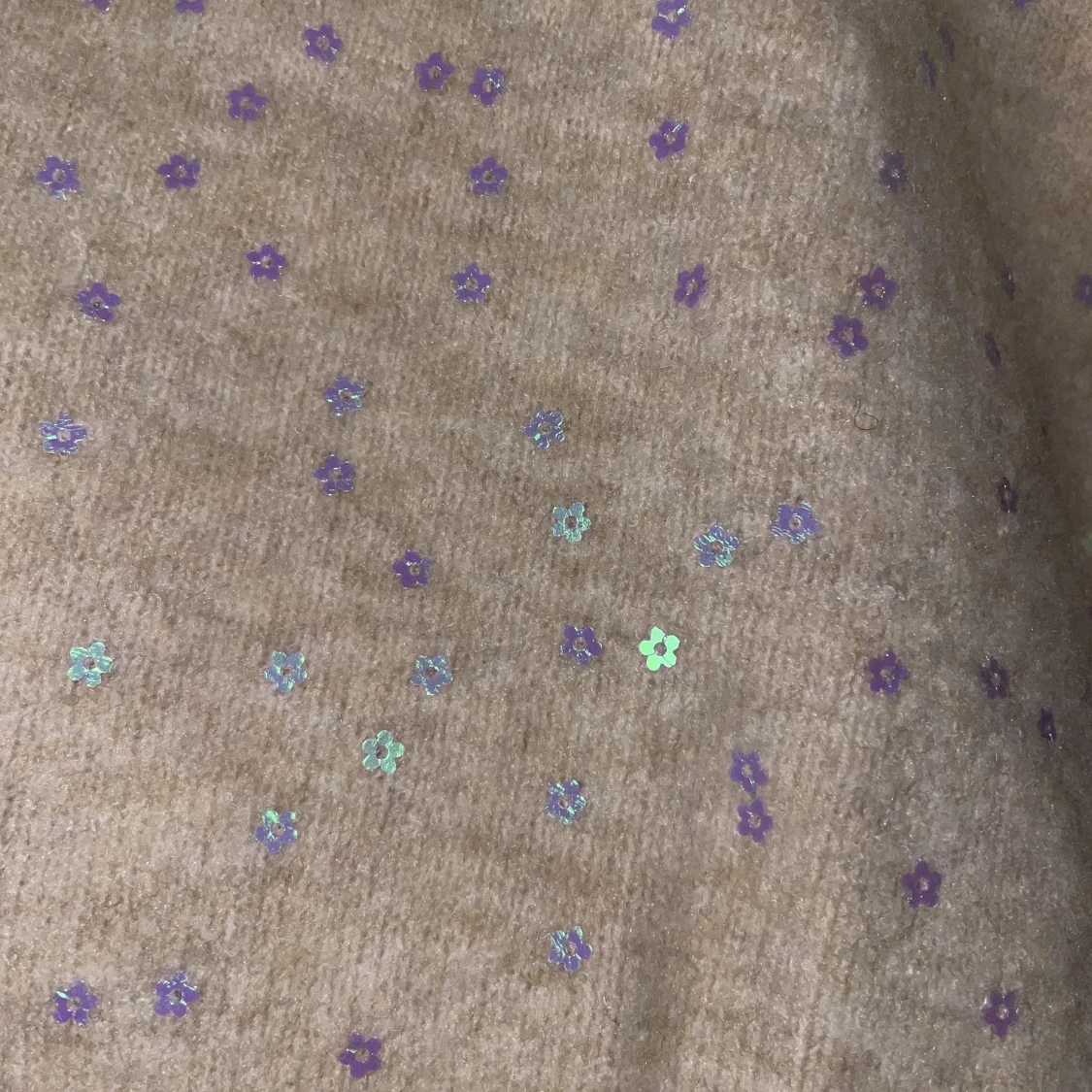 Beige cropped cardigan med paljetter  - 91