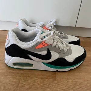 Nike Airmax sneakers  - Bra skick.