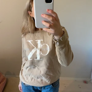 Clavin Klein tröja! - Jättemjuk tröja från Calvin Klein! 