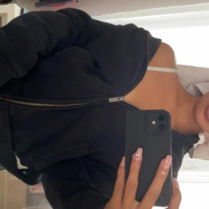 Hoodie  - Gammal mysig hoodie från JC, har knappt använt den