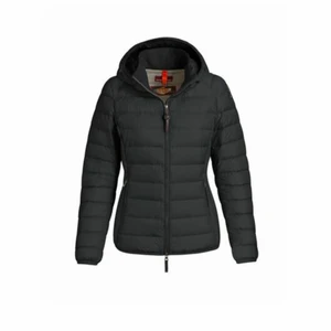 Parajumper juliet jacket - Säljer min Parajumper dunjacka, den är i storlek Xs och använd i endast en säsong.  