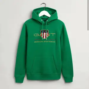 Säljer en helt oanvänd Gant hoodie i storlek S. Den är endast öppnad och testad. Priset kan diskuteras, men ha i åtanke att den är helt ny. 
