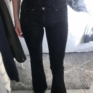 Jeans - Jättefina jeans från zara! Som nya💖Köptes för 400 på zara❤️‍🔥 Köp direkt för 300+ frakt