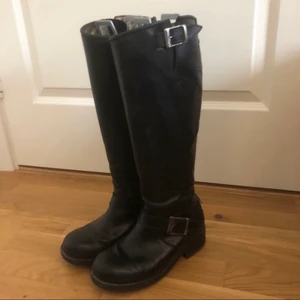 Höga Johnny Bulls - Använda men bra skick GÄLLER INTE HALVA PRISET