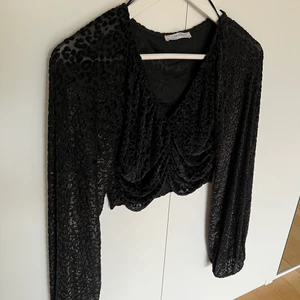 Zara topp - Topp från zara, använd en gång 