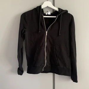 Svart tröja - Storlek 34