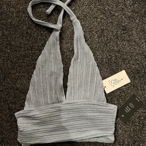 Halterneck top  - Helt ny halterneck top från NA-KD X Moa Matsson med öppen rygg 💕