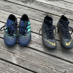 Fotbollsskor - Nike och adidas fotbollsskor  Adidas storlek 32 skick 6/10 Nike storlek 33 skick 7/10 50 kronor för ett par och 80 kronor för båda 