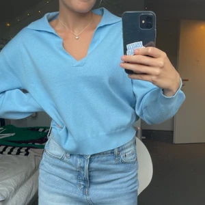 Blå tröja med krage - Nyskick och superskön!💕