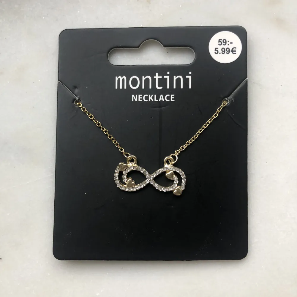 Säljer detta halsband från Ur & Penn. Det har aldrig andvänts. Köparen står för frakt. Tryck inte på köp nu. Betalning via Swish.. Asusteet.