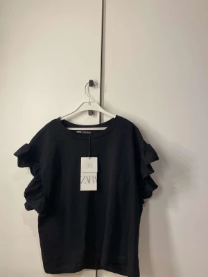 Ny Zara tröja - Slutsåld tröja från Zara. Super fin