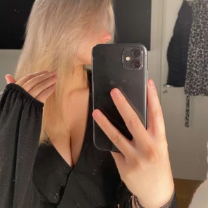 Svart fest topp - Svart gluttrig fest topp