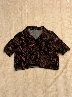 Skjorta  - En skjorta från bershka.💕