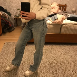 Jeans  - Jeans från Lindex storlek 152. Endas använda 3 gången