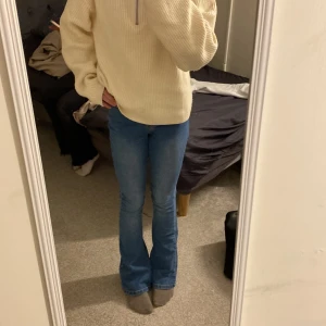 Vila jeans❤️ - Säljer mina midwaist bootcout jeans från vila. Dom är i nyskick och har inga hål eller slitage. köpta för 500kr. Köparen står för frakt!!