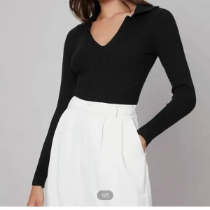 Tröja  - Säljer denna från SHEIN helt oanvänd 