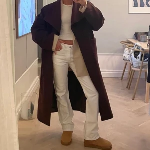 Kappa - Säljer denna kappan ifrån nakd, fast i svart🙏🏼 slutsåld på hemsidan, så fin🙏🏼 nypris 1599