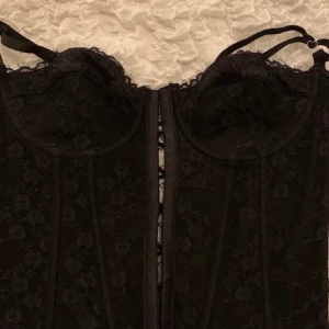 Jättefin korsett - Jättefin korsett i storlek S-M 