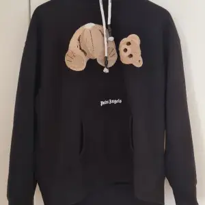 Gifted and used Palm Angels sweater with teddy bear logo, still in very good shape though. Original purchase price: 650€