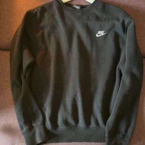 Nike tröja - Oversized svart Nike tröja. Stor storlek S. 