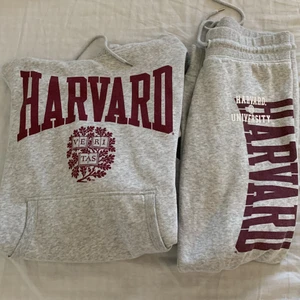 Harvard sett - Säljer billigt för 50kr, storlek xs 💓