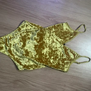 BikBok Body - Ganska oanvänd, inte sliten eller några lösa trådar. Lite tajt om man har en längre överkropp och lite större byst