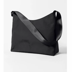 Väska från Weekday - Som ny!! 