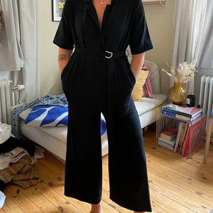 Byxdress - Otrolig byxdress som e riktigt så bossy lady. Lite kortare ben så riktigt svängig! 