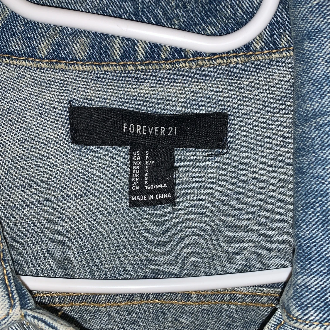 Jeanjacka med tigerbroderi i ryggen  - 91