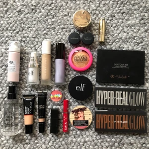 Smink - Origins primer-200kr Fenty (defekt)- 200kr BECCA primer-200kr MAC highligher -150kr Bare Minerals -150kr Anastasia palett/glow- 150kr/80kr MAC palett-250/st Smashbox primer/foundation -120kr/200kr Caia -50kr Elf-100kr Köp separat/kit för 1200