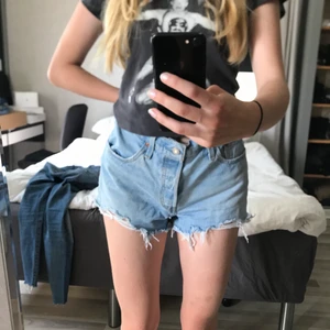 Levi’s 501 shorts - ⭐️
