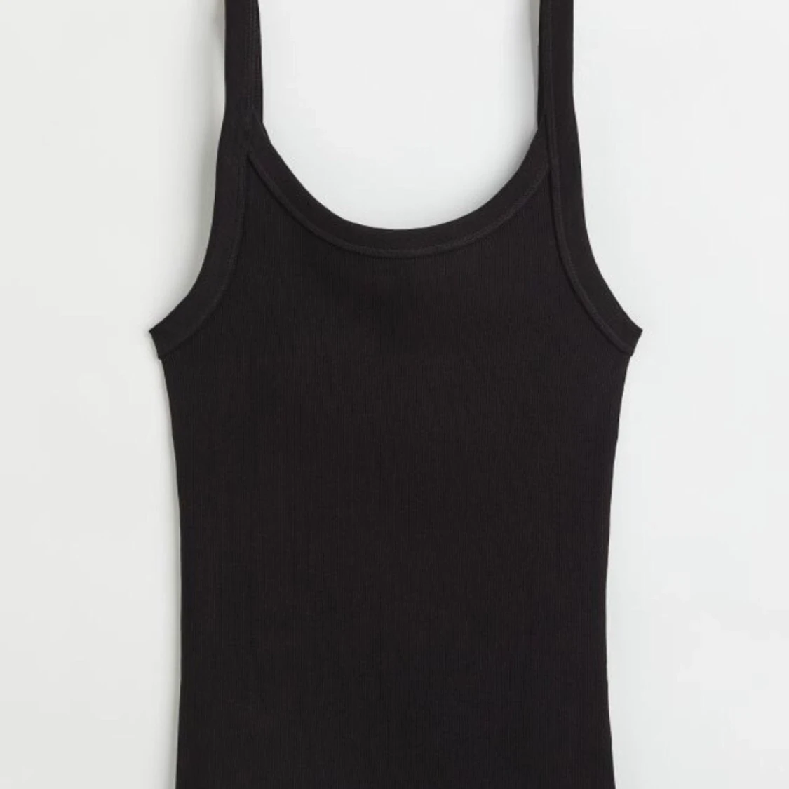 Svart ribbat linne från HM