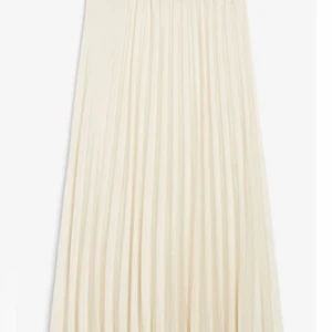 Plisseradkjol - Plisseradkjol från Monki. Superfin passform och aldorg använd. Storlek XXS💕💕