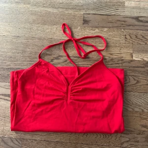 Linne H&M  - OTROLIGT vintage linne från gamla H&M. Är i fint skick. Storlek s, passar även xs. Perfektion. Är öppen för prisförslag och kan absolut skicka fler bilder💕