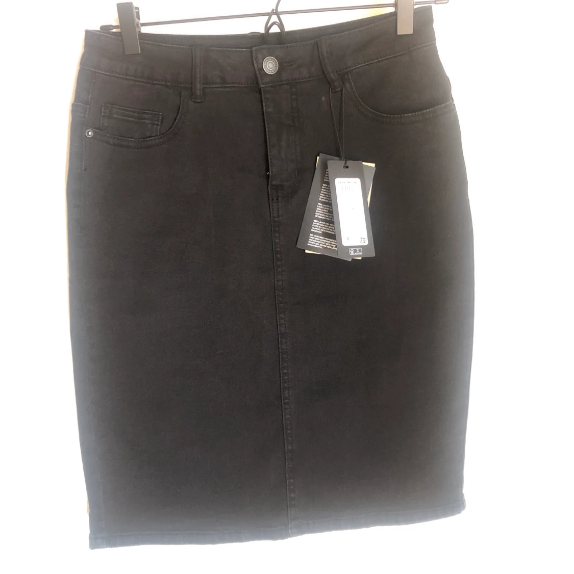 Svart jeanskjol Vero Moda - 90