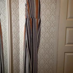 Multicolor lång klänning  - Multi lång klänning 