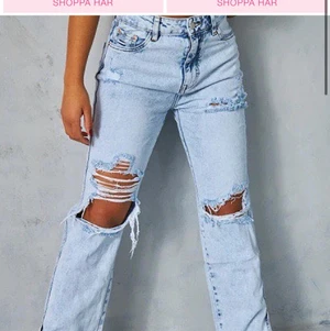 Helt nya jeans med slits  - Helt nya jeans från jfr med prislapp kvar inköpt för 599kr men han inte returnera. Strl L men passar S/M