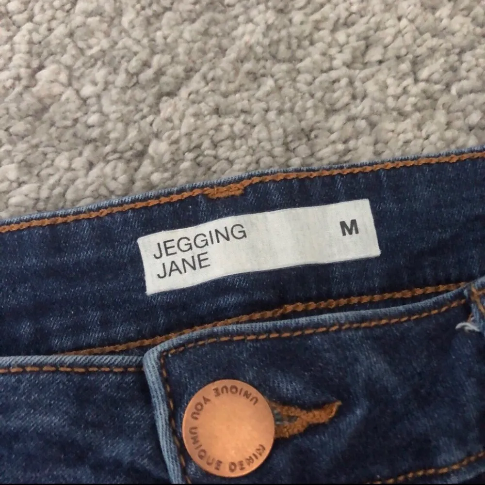 Mörkblå jeans från Cubus. Använda cirka 2 gånger. Köparen står för frakten!💙. Jeans & Byxor.