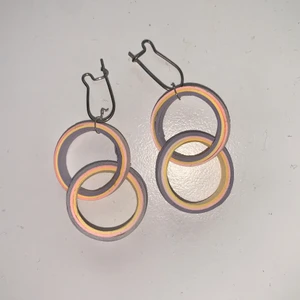 coola örhängen  - coola örhängen av typ papper! 