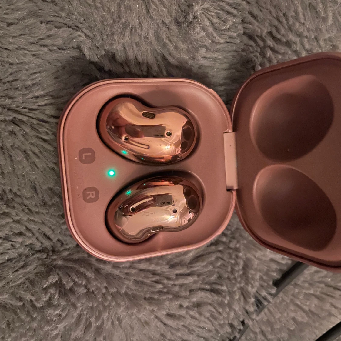 Samsung buds - 90