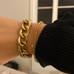Edblad chain - Säljer mitt armband från edblad som är guldplaterad✨
