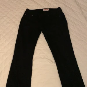 Byxor - Jätte vin helt ny sjötteee skön Material
