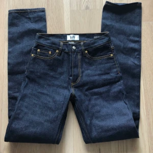 Eytys jeans - Modell: Cypress Raw. Aldrig använda. Små i storleken samt långa, passar en 24/25 
