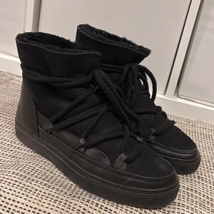inuikii vinterskor - Använda men i gott skick! Äkta